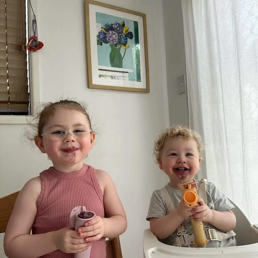 1000030072 1000030072 Rafraîchissez vos petits cet été avec nos moules à glace en silicone colorés ! Ils sont le moyen idéal de créer des glaces maison, saines et sans déchets, sans la contamination qui accompagne les moules à glace en plastique classiques.