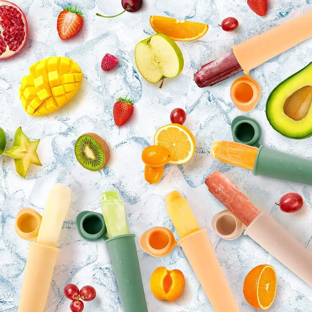 glace silicone 4 couleurs haakaa ute66 1 Rafraîchissez vos petits cet été avec nos moules à glace en silicone colorés ! Ils sont le moyen idéal de créer des glaces maison, saines et sans déchets, sans la contamination qui accompagne les moules à glace en plastique classiques.