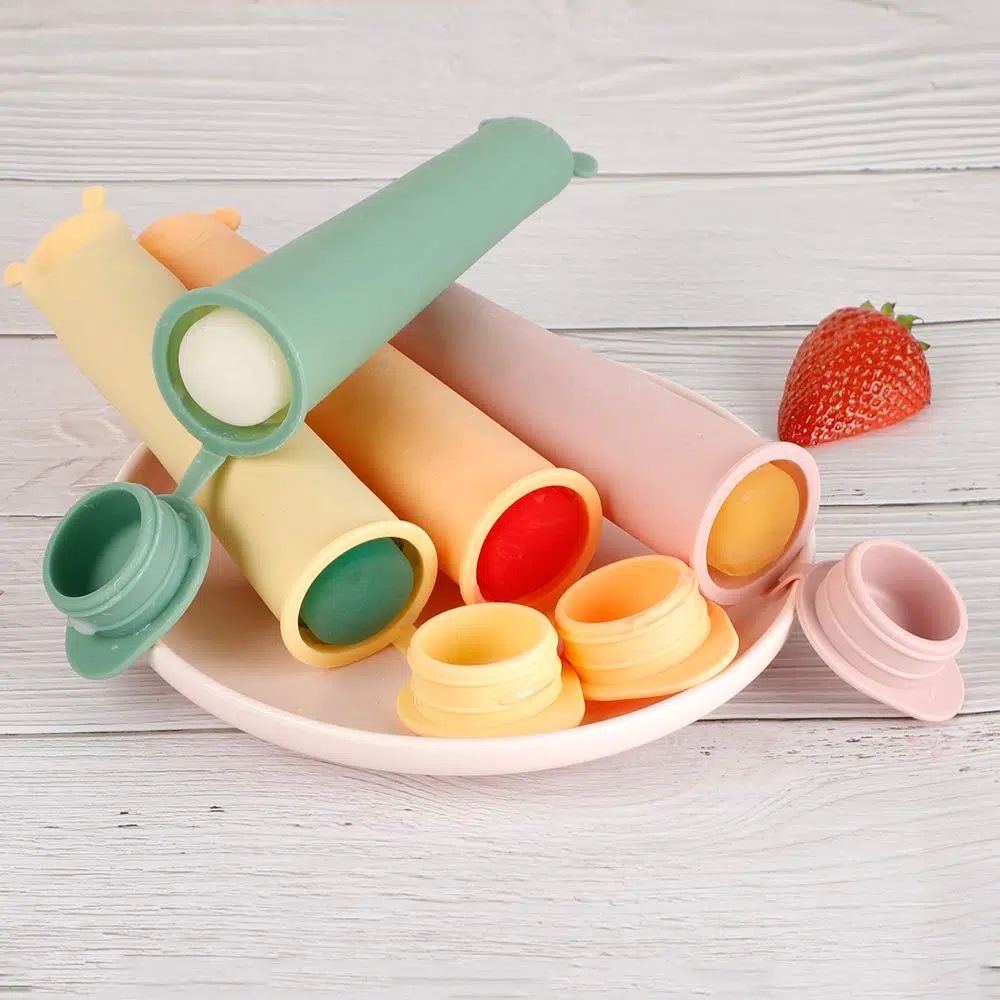 glace silicone 4 couleurs haakaa ute66 5 Rafraîchissez vos petits cet été avec nos moules à glace en silicone colorés ! Ils sont le moyen idéal de créer des glaces maison, saines et sans déchets, sans la contamination qui accompagne les moules à glace en plastique classiques.