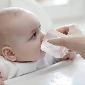 Tasse d'apprentissage silicone Haakaa 150ml 5 Aidez votre petit à faire la transition du biberon à la tasse avec la Tasse en Silicone Haakaa ! Le choix idéal pour les bébés qui apprennent à boire seuls. Dotée d'une capacité de 150 ml, cette tasse offre une prise en main facile et confortable. Facilitez cette étape importante du développement de votre bébé avec la tasse en silicone Haakaa. Commandez maintenant pour une transition en douceur et une expérience d'apprentissage plaisante pour votre petit explorateur. verre haakaa bebe Aidez votre petit à faire la transition du biberon à la tasse avec la Tasse en Silicone Haakaa ! Le choix idéal pour les bébés qui apprennent à boire seuls. Dotée d'une capacité de 150 ml, cette tasse offre une prise en main facile et confortable. Facilitez cette étape importante du développement de votre bébé avec la tasse en silicone Haakaa. Commandez maintenant pour une transition en douceur et une expérience d'apprentissage plaisante pour votre petit explorateur.