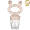 grignoteur rose pastel haakaa Aidez votre petit à faire la transition du biberon à la tasse avec la Tasse en Silicone Haakaa ! Le choix idéal pour les bébés qui apprennent à boire seuls. Dotée d'une capacité de 150 ml, cette tasse offre une prise en main facile et confortable. Facilitez cette étape importante du développement de votre bébé avec la tasse en silicone Haakaa. Commandez maintenant pour une transition en douceur et une expérience d'apprentissage plaisante pour votre petit explorateur.