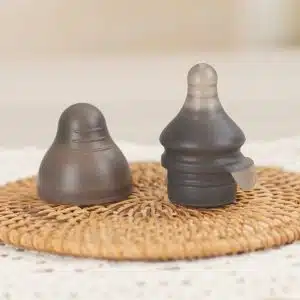 Embout Bébé pour sachets Haakaa 6 Vous voulez donner directement le lait recueilli depuis le sachet? Avec l'embout bébé, cela est désormais possible. BHK132 embout bebe haakaa x1 3
