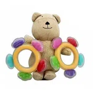 anneau de dentition grande roue silicone 3 1 La conception rugueuse de l'Anneau de Dentition Haakaa aide à développer les capacités motrices et de jeu de votre bébé. En même temps, il soulage les gencives douloureuses et les nouvelles dents. Jetez l'anneau au congélateur pour un appaisement supplémentaire ! Offrez à votre bébé un jouet sûr et apaisant pour accompagner ces moments de croissance. Commandez maintenant pour une solution de dentition pratique et confortable. &nbsp;