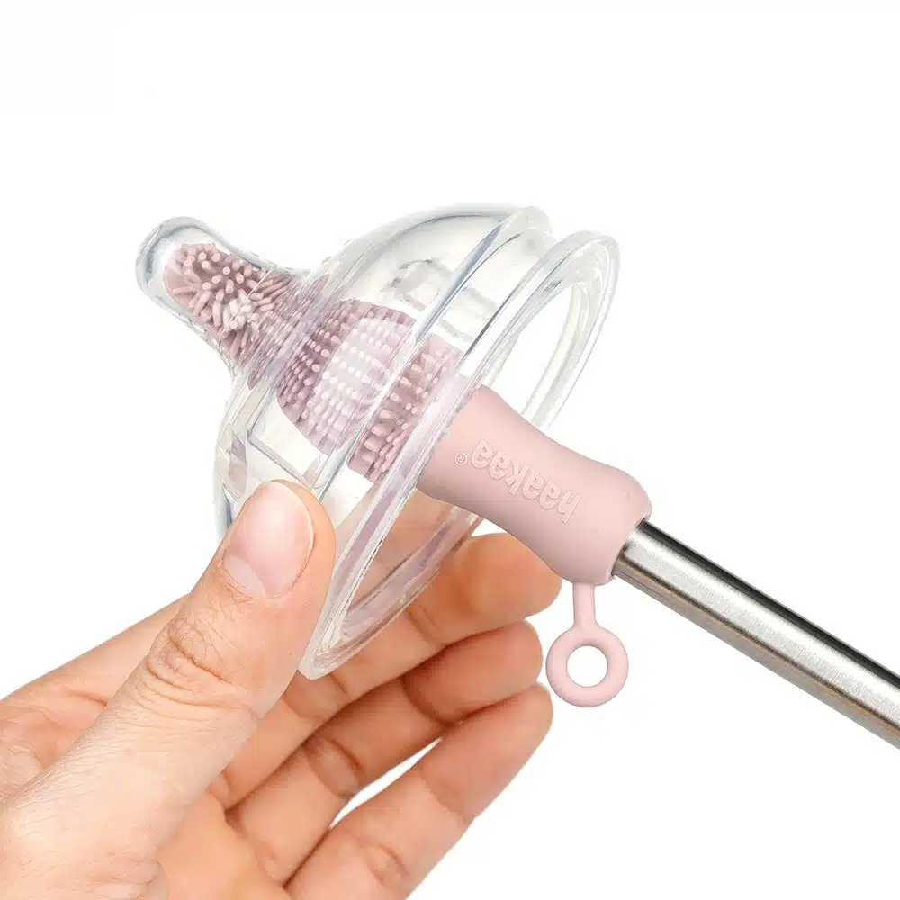 kit brosse nettoyage haakaa gris kit brosse nettoyage haakaa gris 3 1 Nettoyez et entretenez vos affaires de bébé et de maternité avec le kit de brosses de nettoyage en silicone de Haakaa ! Composé de trois brosses différentes, ce kit vous aide à nettoyer efficacement tous vos articles essentiels, les laissant sûrs et hygiéniques. Les brosses en silicone offrent une solution douce mais efficace pour prendre soin de vos affaires de bébé. Simplifiez l'entretien et assurez la propreté de vos articles avec le Kit de Brosses de Nettoyage Haakaa. Commandez maintenant pour un nettoyage facile et en toute sécurité.
