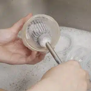 Kit Brosse de nettoyage Haakaa 5 Nettoyez et entretenez vos affaires de bébé et de maternité avec le kit de brosses de nettoyage en silicone de Haakaa ! Composé de trois brosses différentes, ce kit vous aide à nettoyer efficacement tous vos articles essentiels, les laissant sûrs et hygiéniques. Les brosses en silicone offrent une solution douce mais efficace pour prendre soin de vos affaires de bébé. Simplifiez l'entretien et assurez la propreté de vos articles avec le Kit de Brosses de Nettoyage Haakaa. Commandez maintenant pour un nettoyage facile et en toute sécurité. kit brosse nettoyage haakaa gris 6 1 Nettoyez et entretenez vos affaires de bébé et de maternité avec le kit de brosses de nettoyage en silicone de Haakaa ! Composé de trois brosses différentes, ce kit vous aide à nettoyer efficacement tous vos articles essentiels, les laissant sûrs et hygiéniques. Les brosses en silicone offrent une solution douce mais efficace pour prendre soin de vos affaires de bébé. Simplifiez l'entretien et assurez la propreté de vos articles avec le Kit de Brosses de Nettoyage Haakaa. Commandez maintenant pour un nettoyage facile et en toute sécurité.