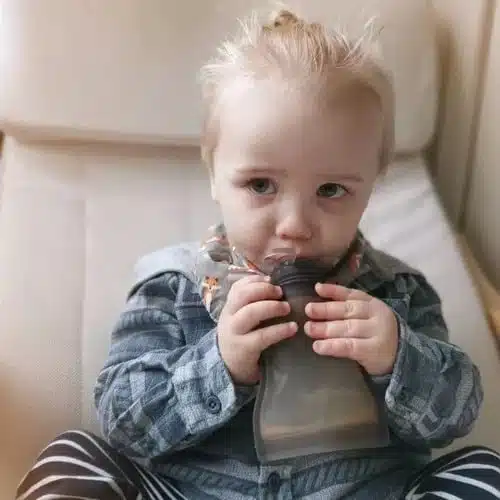 sachet silicone yummy pouch 3 1 Vous faites des purées ou des compotes maisons? Vous voulez que votre enfant puisse les manger facilement? Utilisez nos sachets prévu à cet effet: facile d'utilisation, de nettoyage et ludique!
