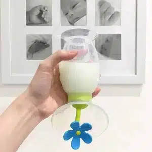 HAAKAA - Recueil-lait Ventouse + Bouchon Fleur Bleu - Silicone - Allaitement - Lait Maternel 4 <div class="woocommerce-product-details__short-description">Vous souhaitez RÉCUPÉRER votre LAIT MATERNEL tout en ALLAITANT votre enfant ? Découvrez l'unique Recueil-Lait Haakaa, une solution FACILE et SANS EFFORT à un PRIX très ATTRACTIF. Conçu pour simplifier la collecte de lait maternel pendant l'allaitement, ce dispositif offre une alternative pratique et abordable. Ne manquez pas cette opportunité de faciliter votre expérience d'allaitement. Commandez maintenant pour une solution efficace et économique.</div> <div class="notranslate" style="all: initial;"></div> haakaa recueil lait fleur bleu 2 <div class="woocommerce-product-details__short-description">Vous souhaitez RÉCUPÉRER votre LAIT MATERNEL tout en ALLAITANT votre enfant ? Découvrez l'unique Recueil-Lait Haakaa, une solution FACILE et SANS EFFORT à un PRIX très ATTRACTIF. Conçu pour simplifier la collecte de lait maternel pendant l'allaitement, ce dispositif offre une alternative pratique et abordable. Ne manquez pas cette opportunité de faciliter votre expérience d'allaitement. Commandez maintenant pour une solution efficace et économique.</div> <div class="notranslate" style="all: initial;"></div>