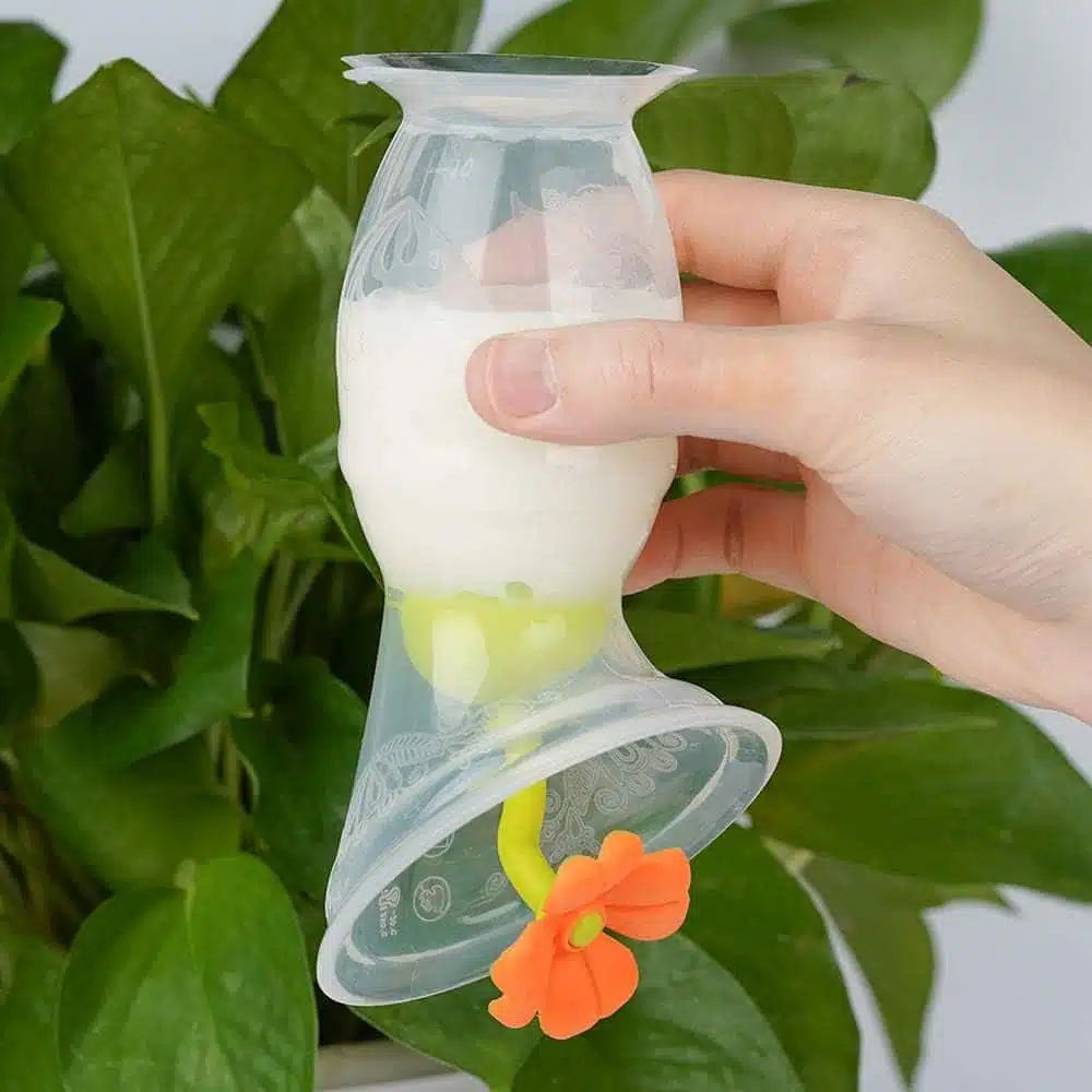 haakaa recueil-lait fleur orange 1 haakaa recueil lait fleur orange 1 <div class="woocommerce-product-details__short-description">Vous souhaitez RÉCUPÉRER votre LAIT MATERNEL tout en ALLAITANT votre enfant ? Découvrez l'unique Recueil-Lait Haakaa, une solution FACILE et SANS EFFORT à un PRIX très ATTRACTIF. Conçu pour simplifier la collecte de lait maternel pendant l'allaitement, ce dispositif offre une alternative pratique et abordable. Ne manquez pas cette opportunité de faciliter votre expérience d'allaitement. Commandez maintenant pour une solution efficace et économique.</div> <div class="notranslate" style="all: initial;"></div>