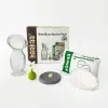 pack haakaa nouvelle maman contenant 1 gbhk078 w Protégez votre recueil-lait des chutes accidentelles avec la Sangle pour Recueil-Lait en Silicone Haakaa ! Notre sangle ajustable est fabriquée en silicone alimentaire durable à 100% et se porte autour de votre cou pendant que vous recueillez votre lait, assurant ainsi la sécurité de ce précieux liquide doré. Ne vous inquiétez plus des bébés remuants ou du risque de chute de votre recueil-lait ! Simplifiez votre expérience de recueil en toute tranquillité. Commandez maintenant pour une protection optimale de votre recueil-lait.