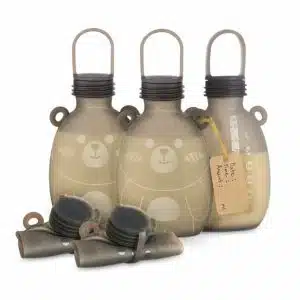 MHK167 Sachets Stockage Lait Maternel Happii Bear 5 sachets 260ml <ul> <li><strong>Écologie sans Compromis :</strong> Les Sachets de Conservation en Silicone Haakaa offrent une solution respectueuse de l'environnement sans sacrifier la praticité, une alternative fantastique aux sachets jetables en plastique.</li> <li><strong>Caractéristiques Écologiques Évidentes :</strong> Fabriqués en silicone de qualité alimentaire, ces sachets sont durables et réutilisables à l'infini, permettant une approche zéro déchet tout en préservant la qualité et la sécurité du lait maternel.</li> <li><strong>Polyvalence et Facilité d'Utilisation :</strong> Adaptés au réfrigérateur et au congélateur, les sachets s'ajustent à vos besoins de stockage, offrant une flexibilité optimale. Leur conception simple permet un versement facile tout en garantissant la préservation de la fraîcheur et de la qualité nutritionnelle du lait.</li> </ul>