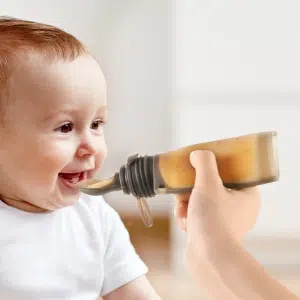 sachet cuillere haakaa MHK154 5 Nous sommes ravis de vous présenter notre sachet en silicone avec sa cuillère Haakaa, une solution innovante et pratique pour nourrir votre bébé où que vous soyez.
