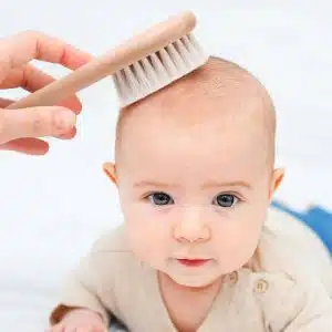 Brosse en Laine et Peigne en Bois Haakaa – Douceur et Soin Naturel pour Bébé 4 Offrez à votre bébé un soin tout en douceur avec le <strong data-start="148" data-end="208">set Brosse et Peigne en Bois avec Laine de Chèvre Haakaa</strong> ! Conçu pour prendre soin du cuir chevelu délicat des tout-petits, ce duo naturel est l’accessoire parfait pour un moment de tendresse et de bien-être. haakaa brosse et pein bois SGE012 3 Offrez à votre bébé un soin tout en douceur avec le <strong data-start="148" data-end="208">set Brosse et Peigne en Bois avec Laine de Chèvre Haakaa</strong> ! Conçu pour prendre soin du cuir chevelu délicat des tout-petits, ce duo naturel est l’accessoire parfait pour un moment de tendresse et de bien-être.